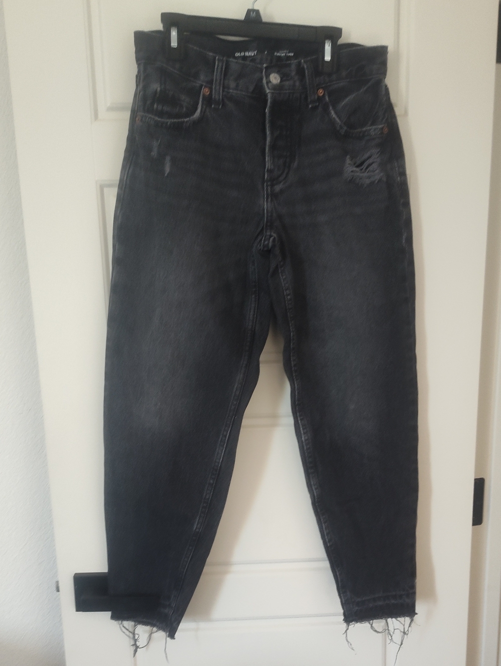 Old Navy Black Relaxed Women's Jeans with Distressed Detail